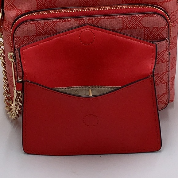 MICHAEL KORS DARK DARK SANGRIA SIGNATURE
Maisie Extra-Small Logo 2-in-1 Backpack - Picture 9 of 16